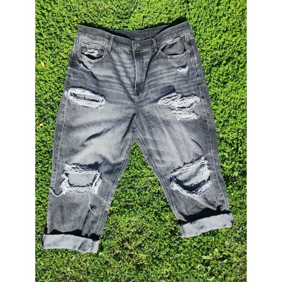American Eagle Comfort Stretch Capri Black Wash Distressed Ripped Shorts Size 16 - Picture 1 of 9